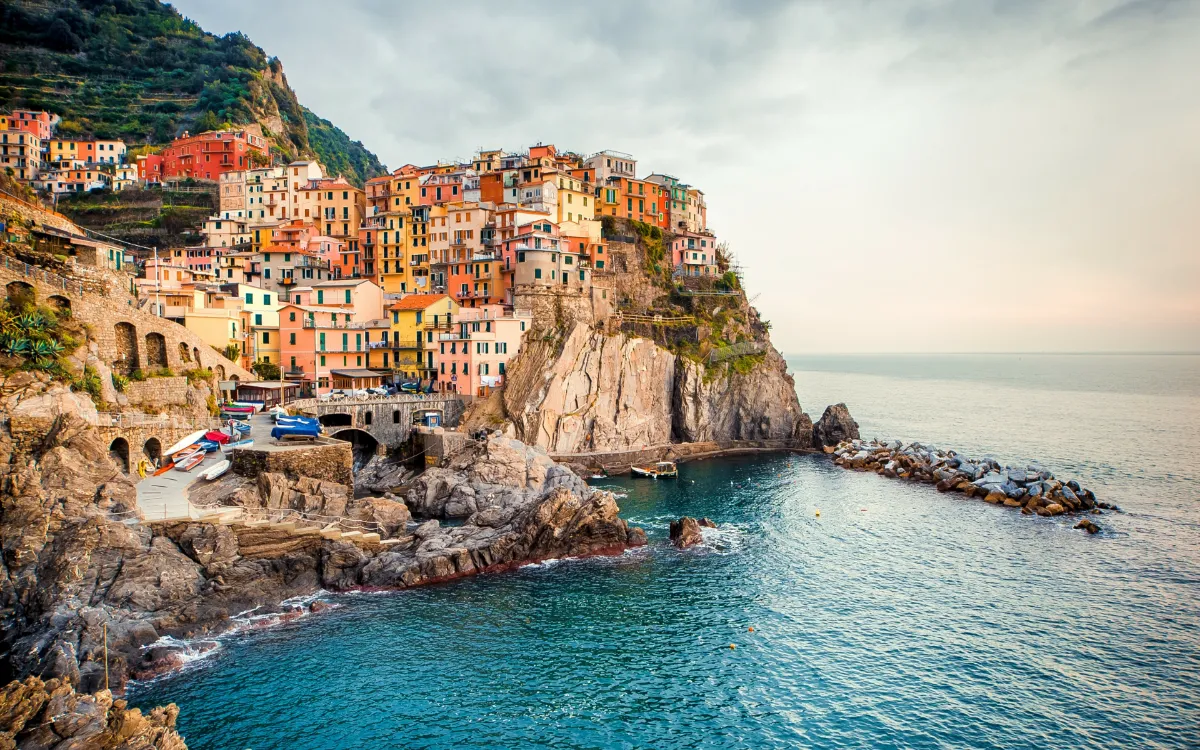 italia-pais-lugares-pontos-turisticos-documentacao-passaporte-viajando-para-italia-fotos